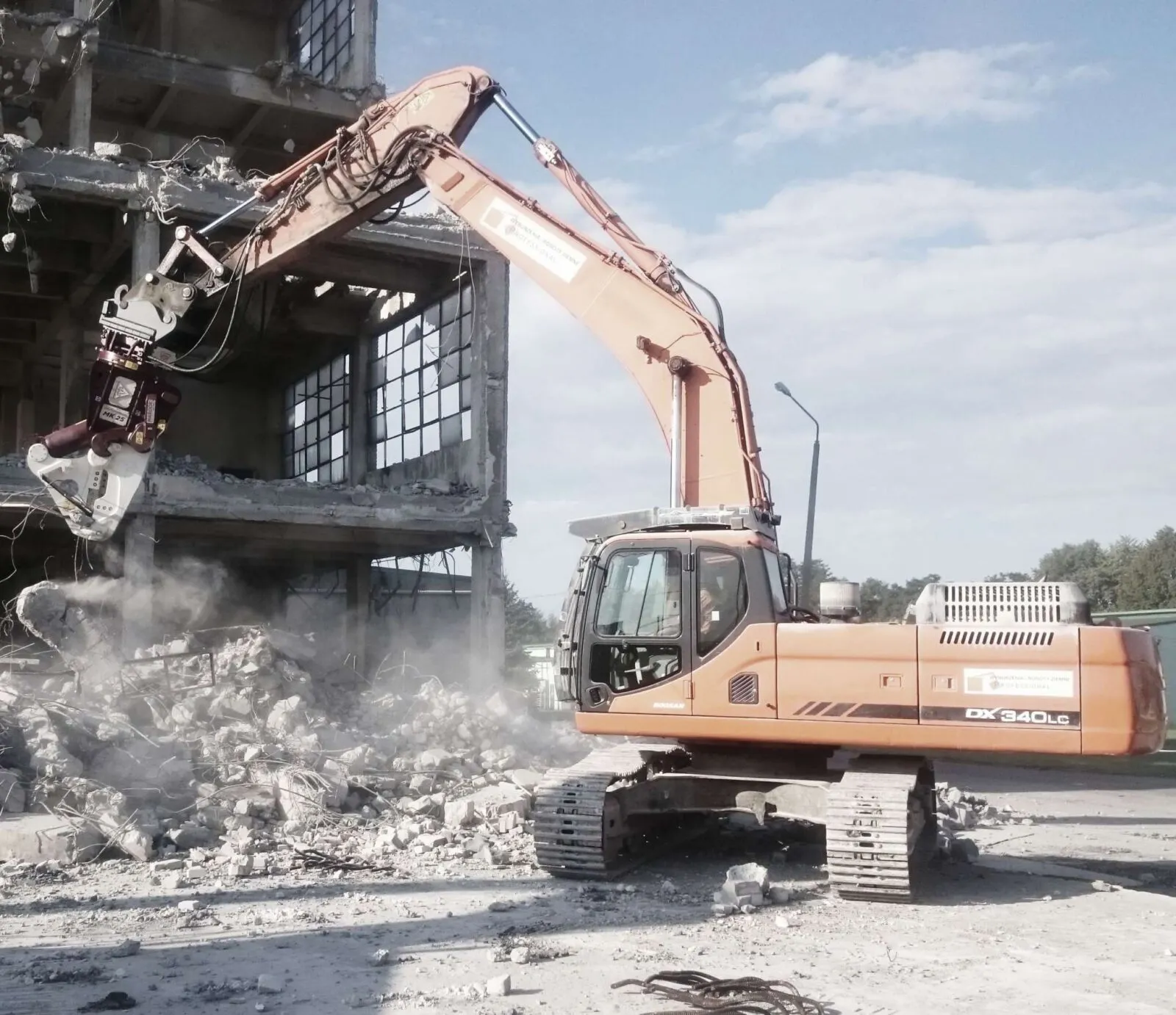 Pyskowice: rozbiórka budynku technologicznego