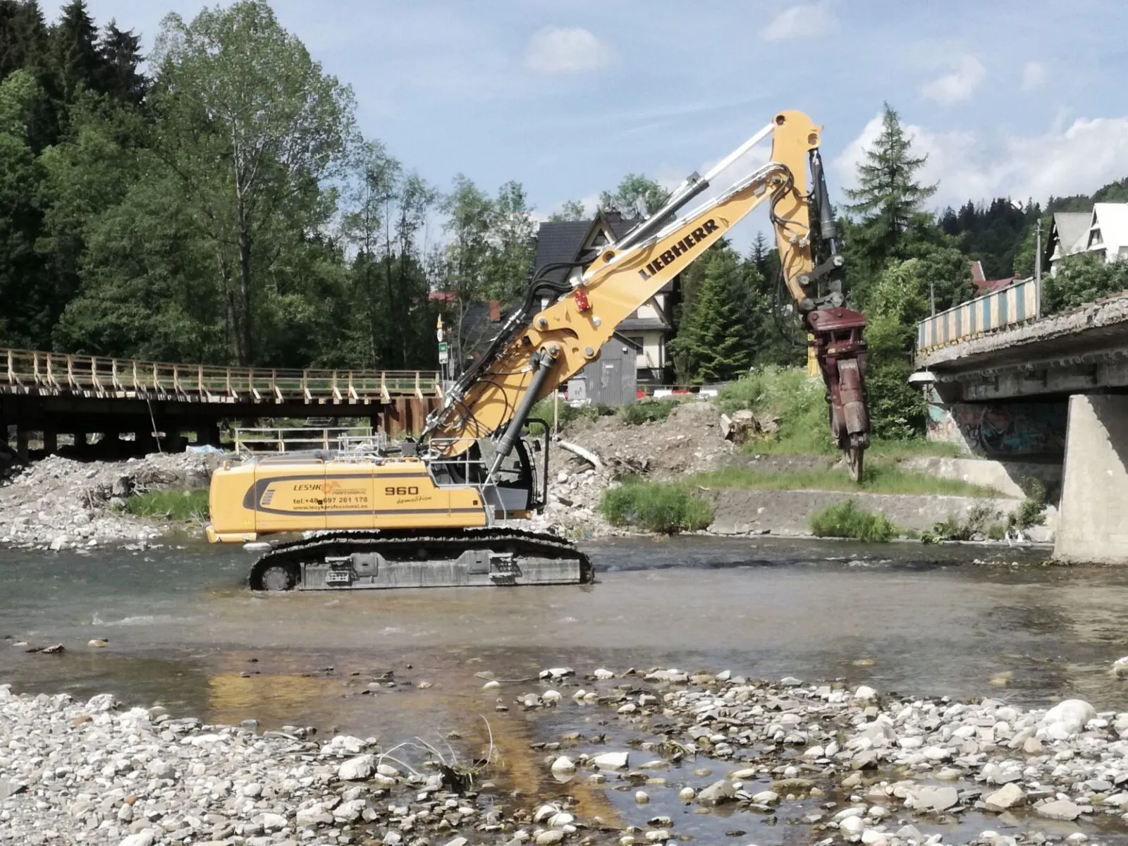 Biały Dunajec: wyburzenie mostu nad rzeką Biały Dunajec