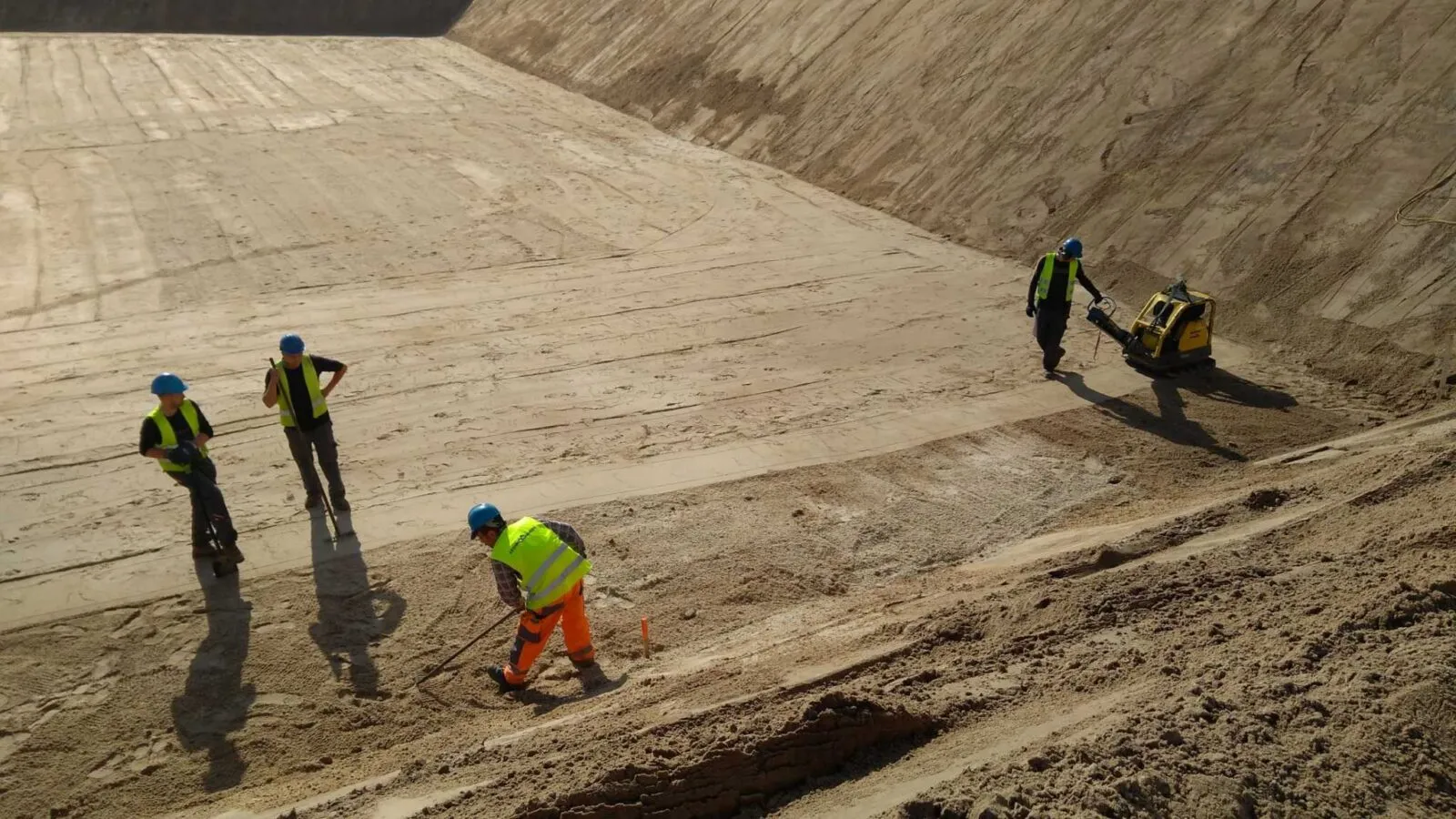 Jaworzno: roboty ziemne przy budowie zbiornika ścieków o kubaturze 12 800 m³