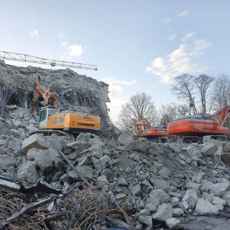 Brzeg Dolny: rozbiórka obiektu budowlanego (bunkra G-2)
