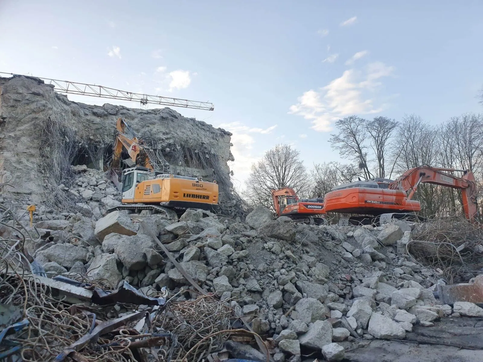 Brzeg Dolny: rozbiórka obiektu budowlanego (bunkra G-2)